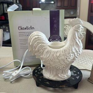 VGUC - SCENTSY “CHANTICLER” WARMER - IN ORIGINAL BOX